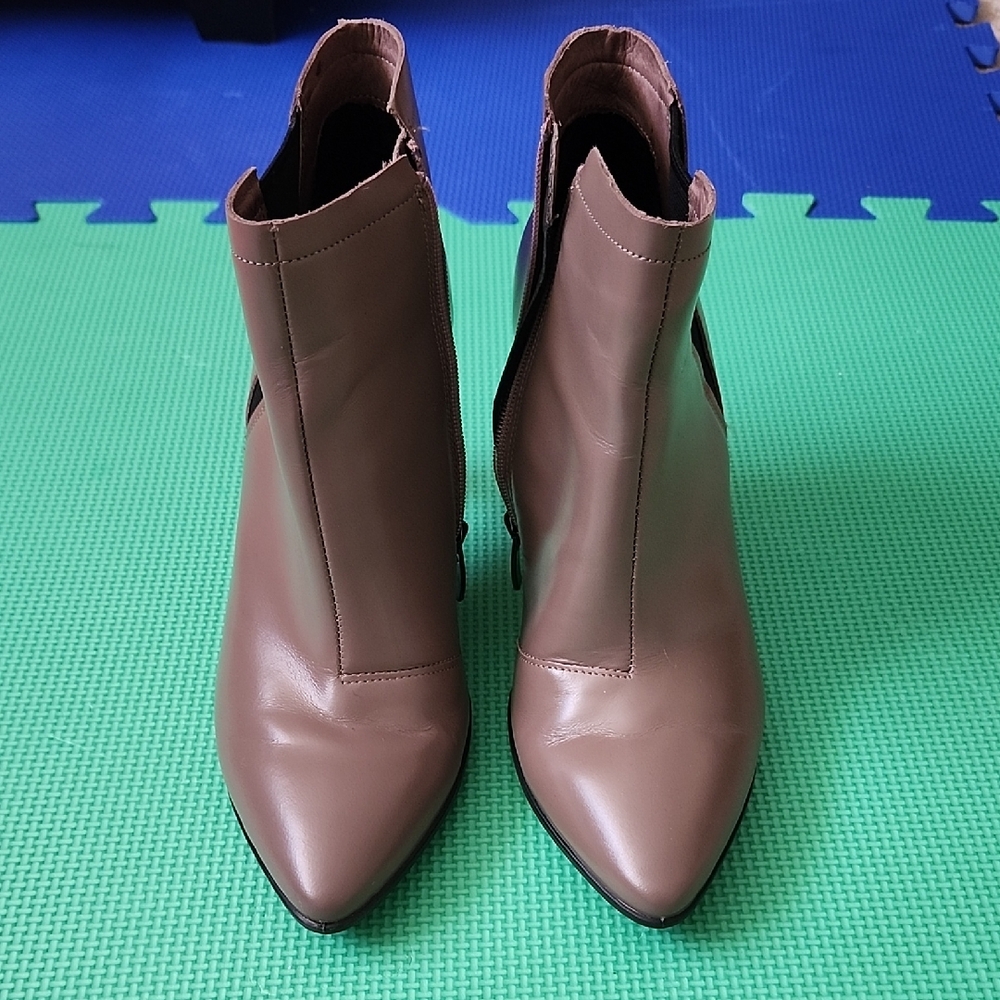 Ecco Leather Brown Ankle Boots